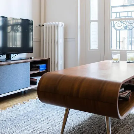 Hostnfly - Beautiful Modern Near Montmartre Apartment *